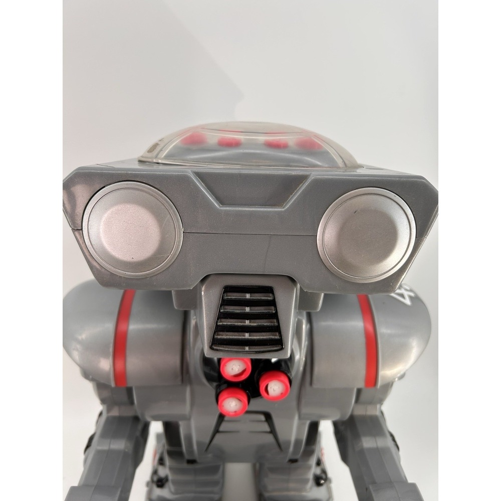 Vintage Toymax R.A.D. 4.0 Radio Controlled Robot Voice Command RAD W/ Remote - Picture 2 of 16